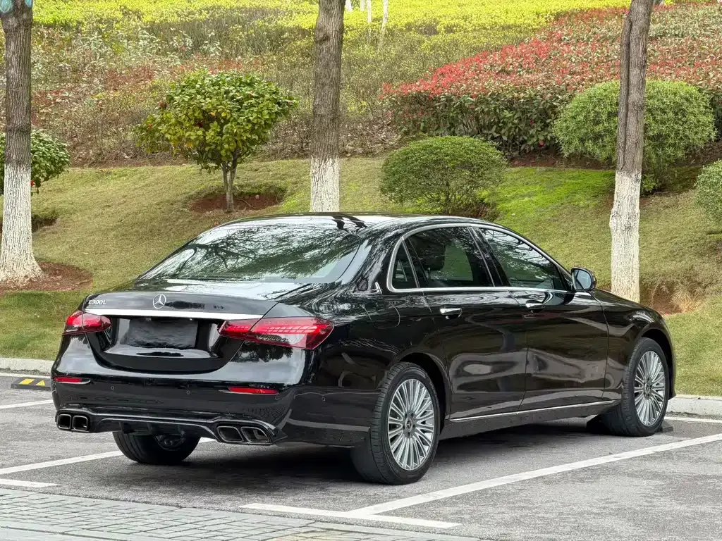 Mercedes-Benz E-Class — фото 7