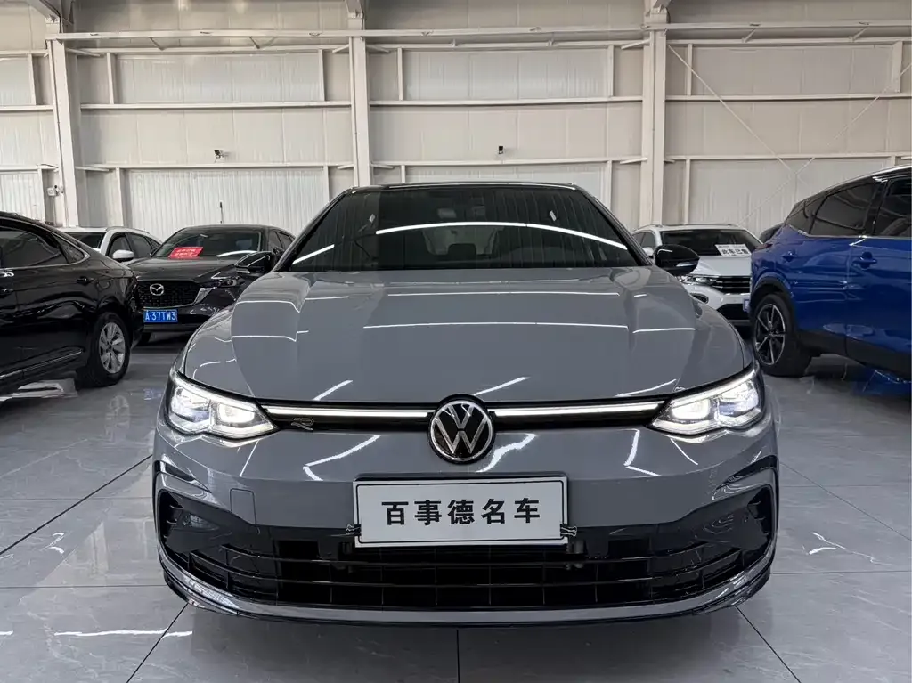 Volkswagen Golf 2023 из CN, фото 2