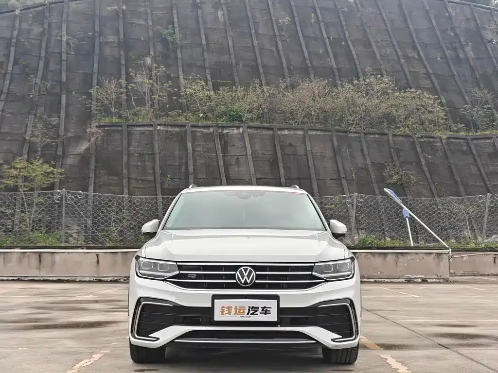 Volkswagen Tiguan L — фото 5