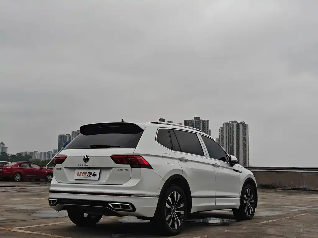 Volkswagen Tiguan L — фото 8