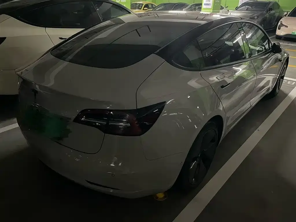 Tesla Model 3 — фото 4