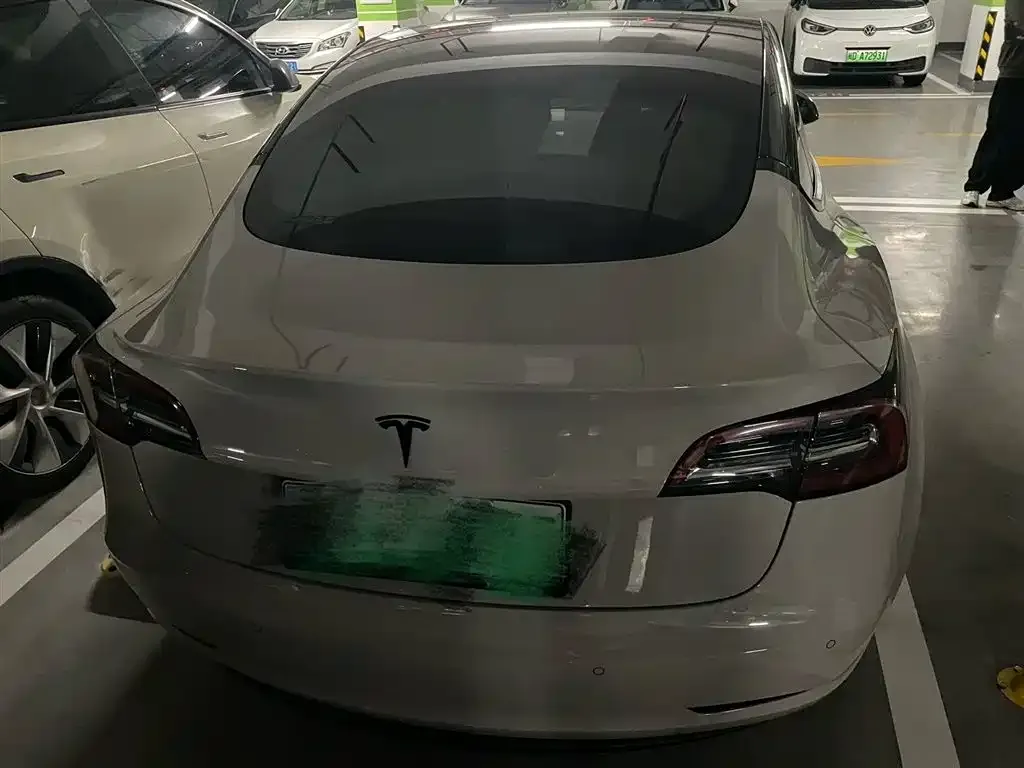 Tesla Model 3 — фото 7