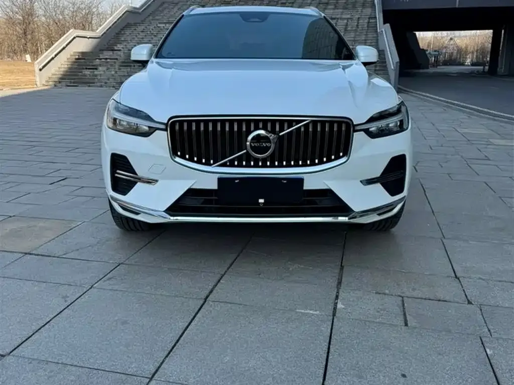 Volvo XC60 — фото 5