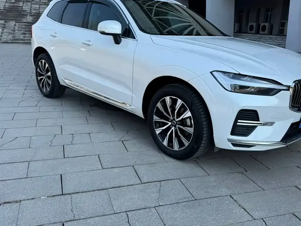 Volvo XC60 — фото 3