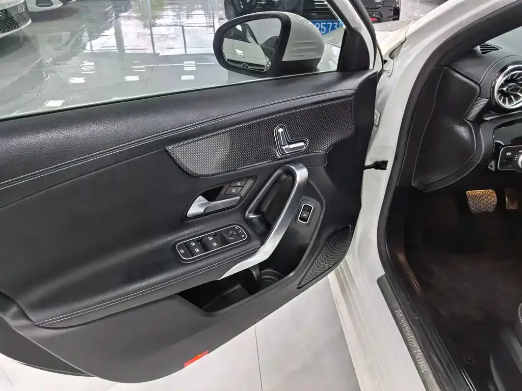 Mercedes-Benz A-Class — фото 10