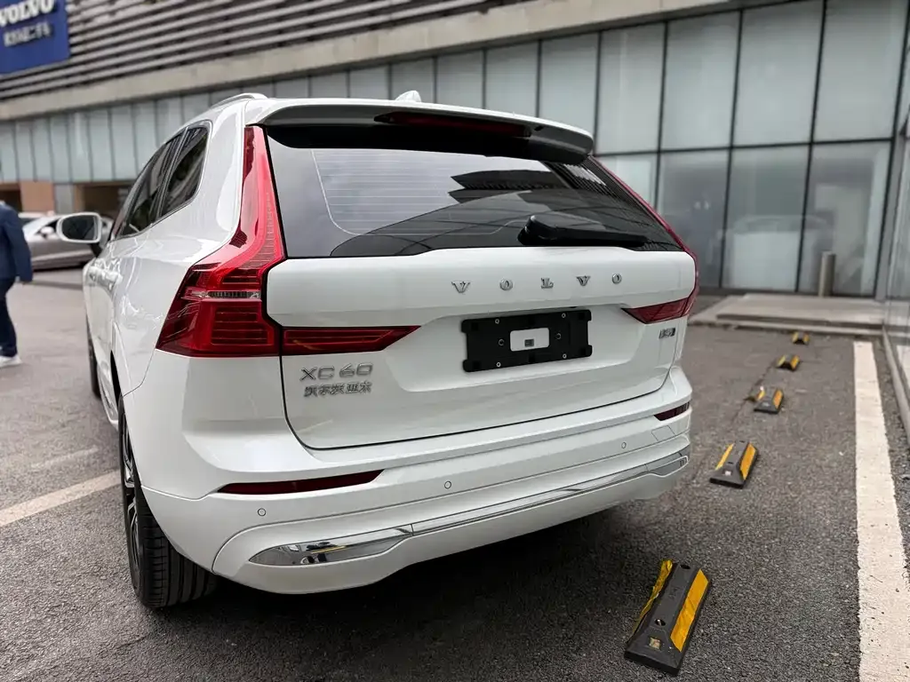 Volvo XC60 2024 из CN, фото 5