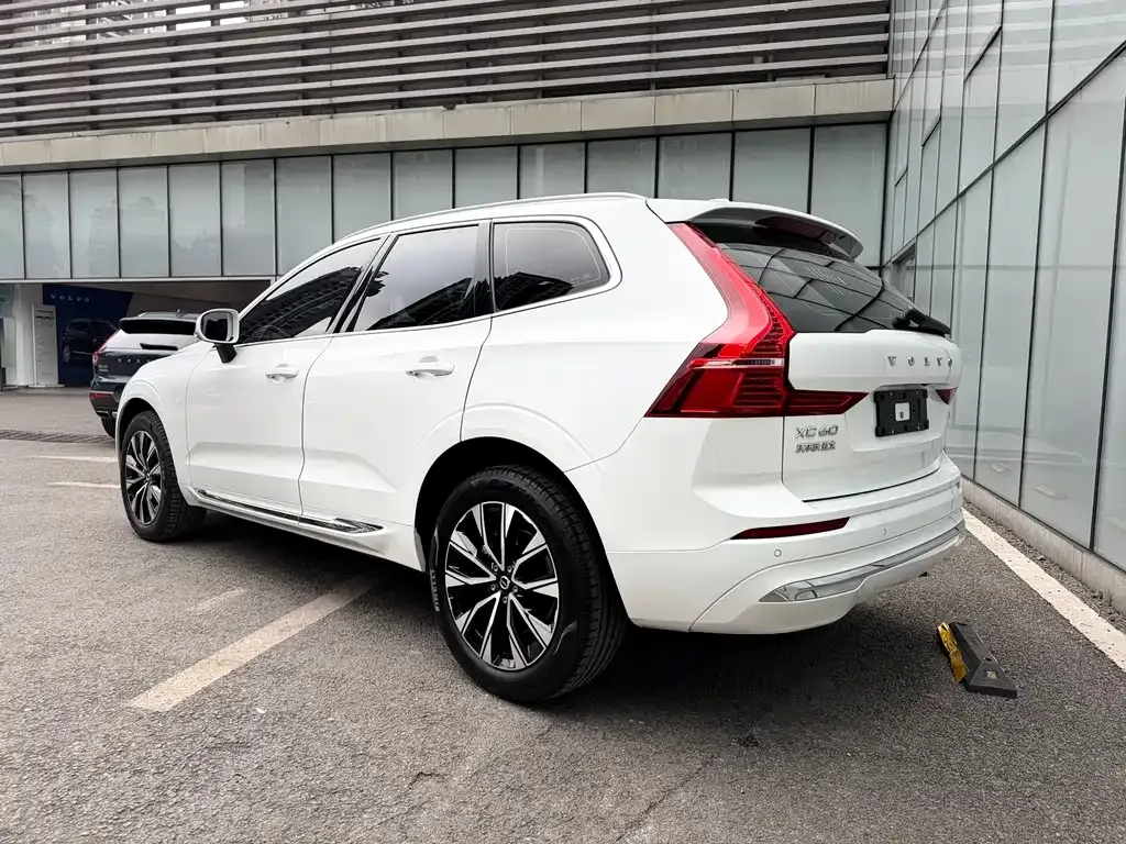 Volvo XC60 2024 из CN, фото 3