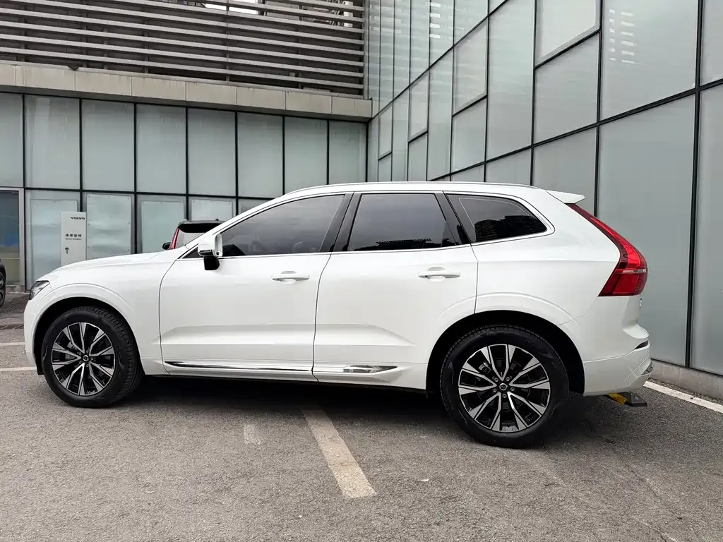 Volvo XC60 2024 из CN, фото 7