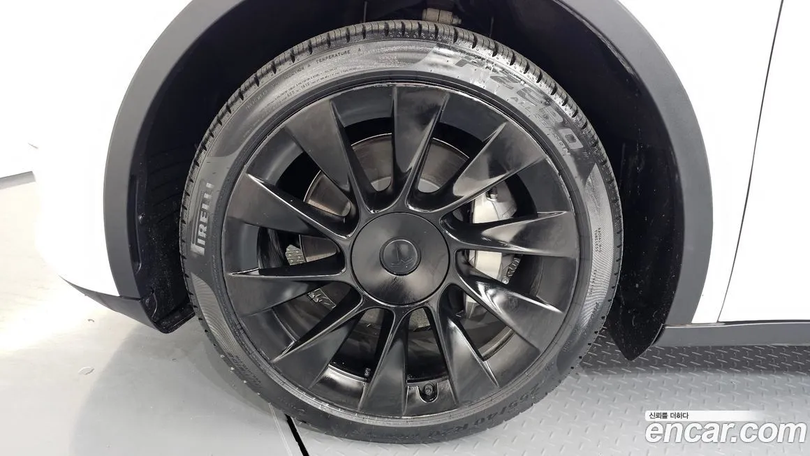 Tesla Model Y 2021 из KR, фото 2