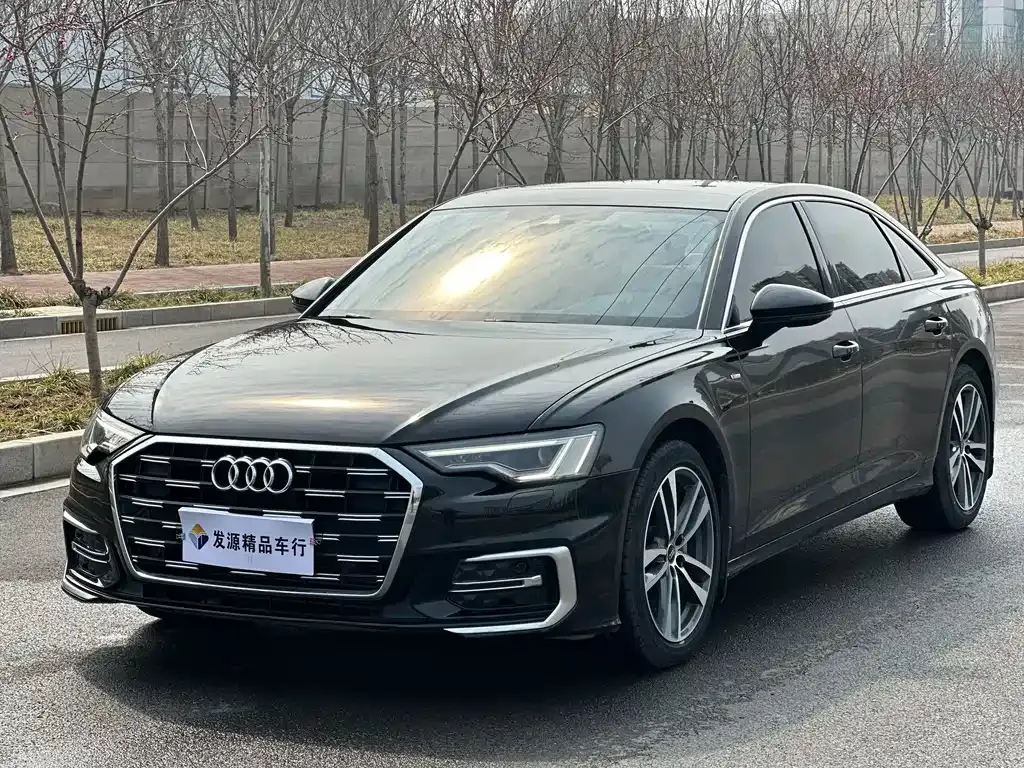 Audi A6L — фото 1