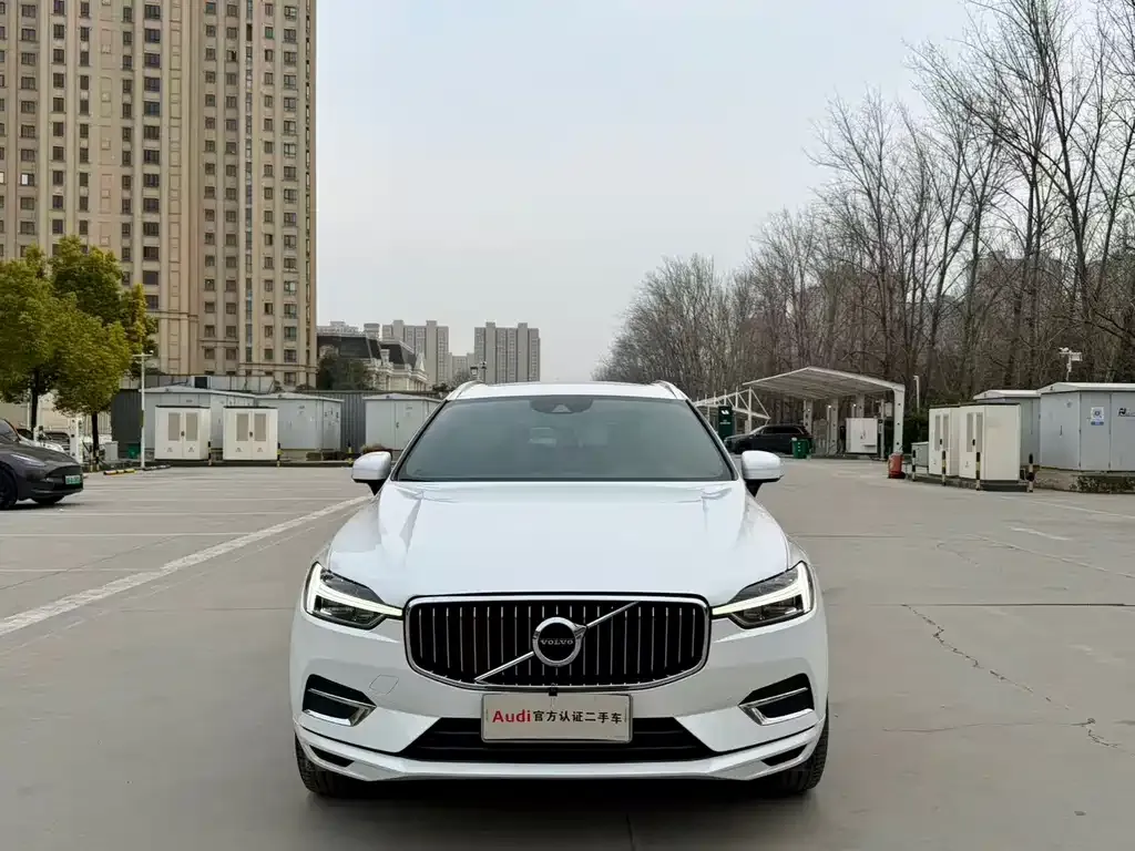 Volvo XC60 — фото 3