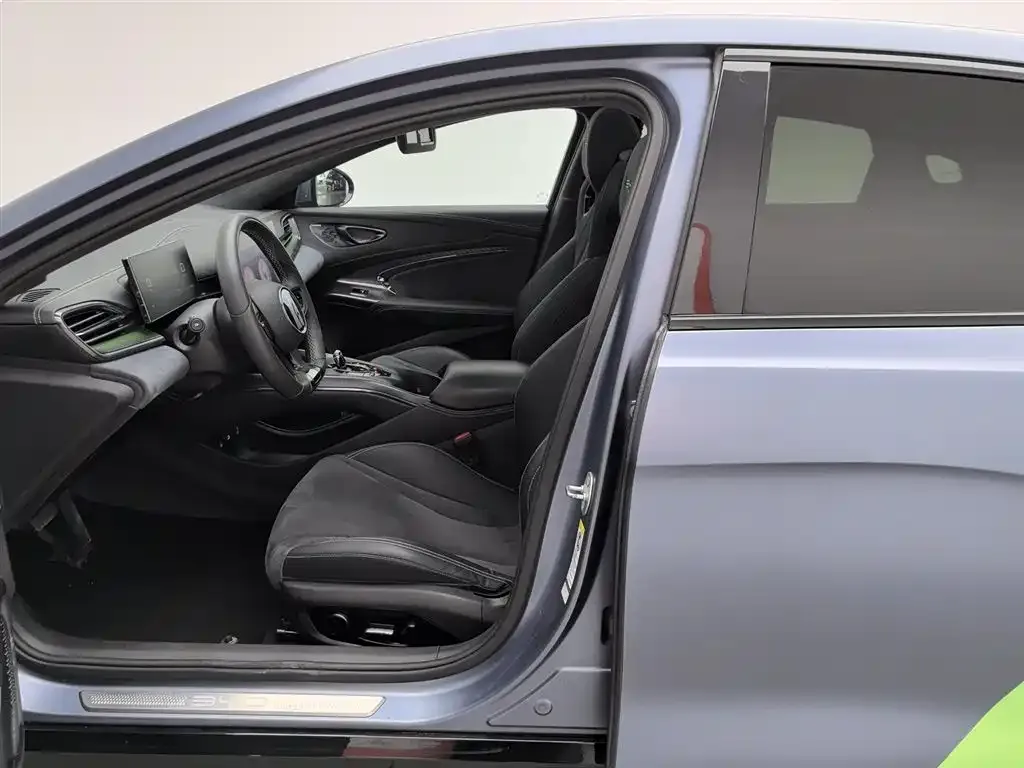 BYD Seal — фото 6