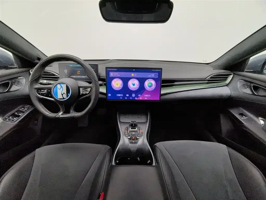 BYD Seal — фото 10