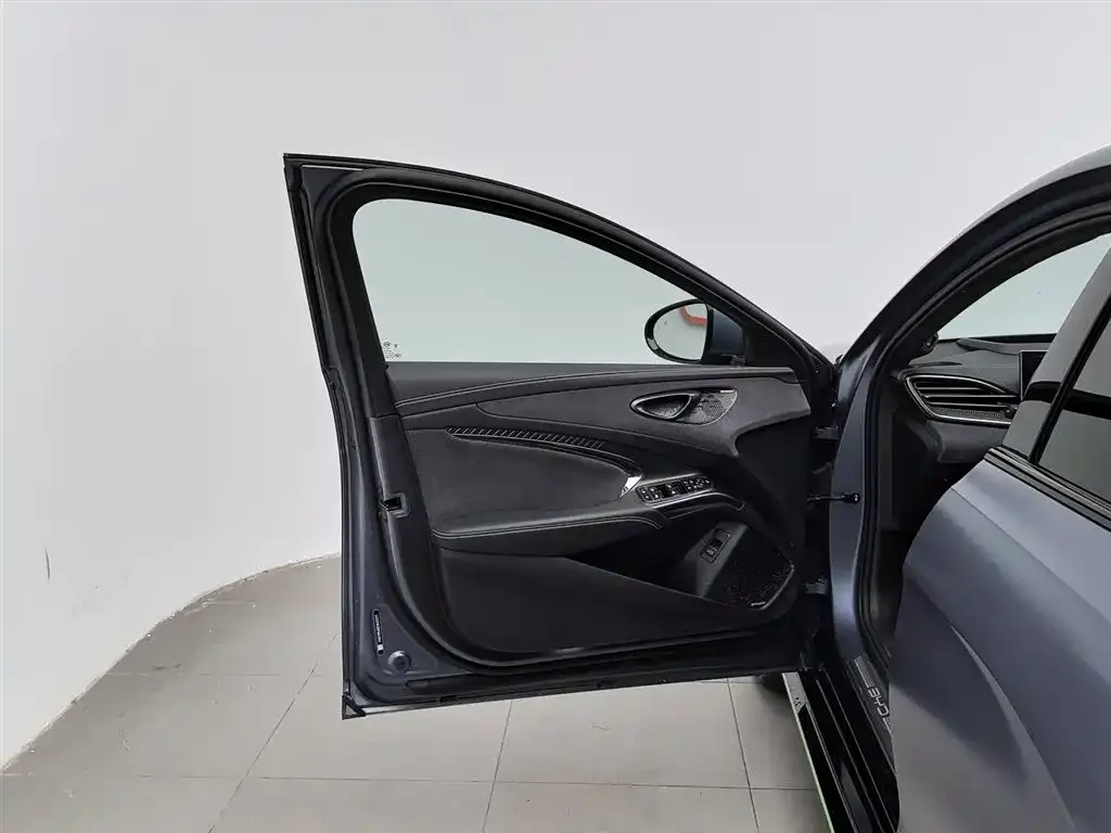 BYD Seal — фото 7