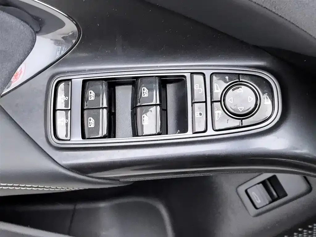 BYD Seal — фото 8