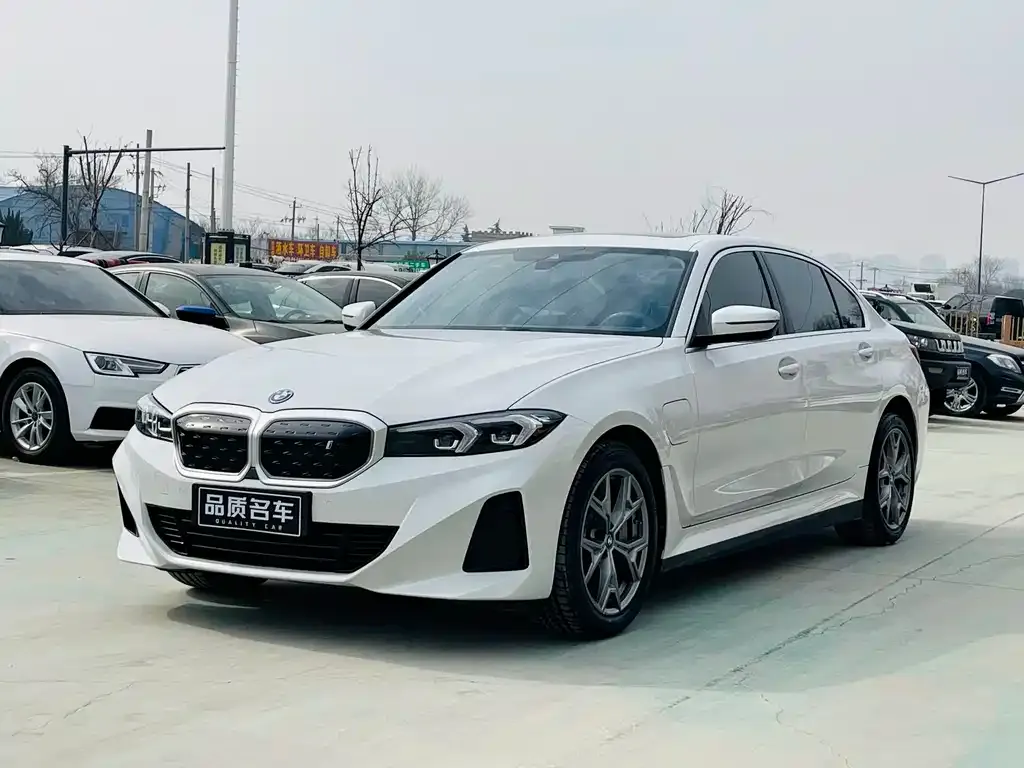 BMW i3 — фото 1