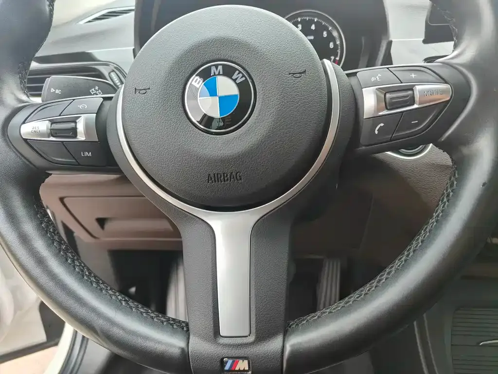BMW X1 — фото 10