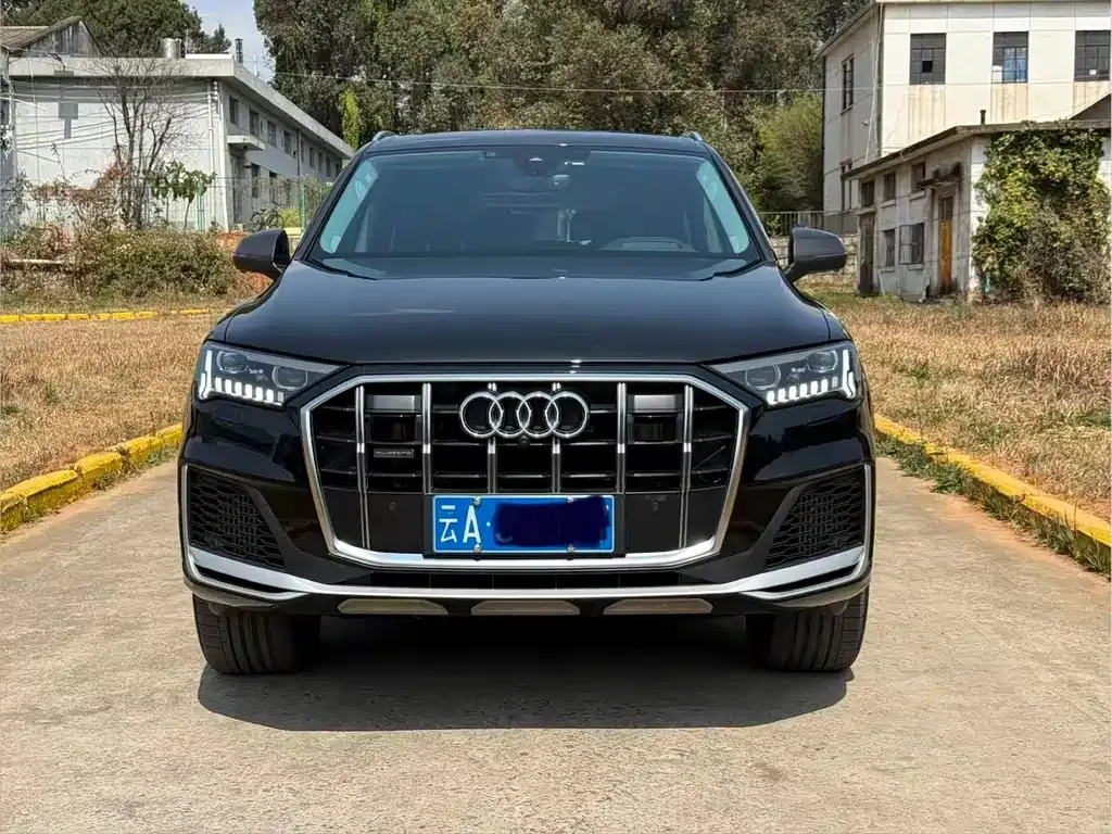 Audi Q7 2024 из CN, фото 1