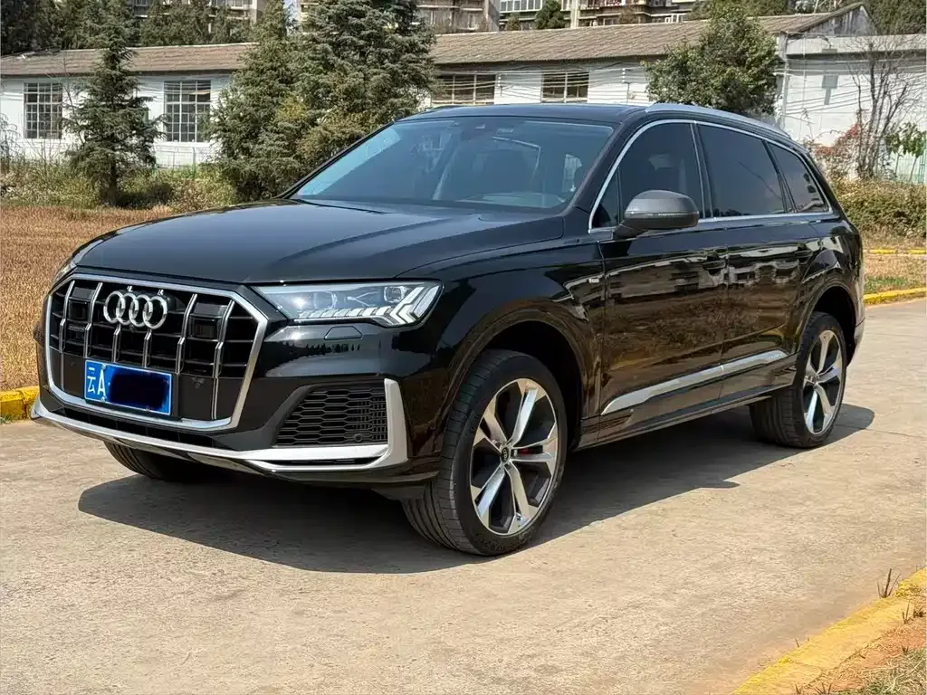 Audi Q7 2024 из CN, фото 5