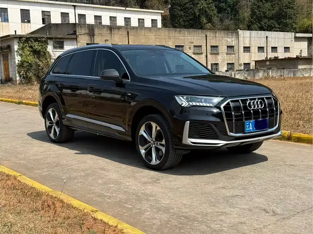 Audi Q7 2024 из CN, фото 10