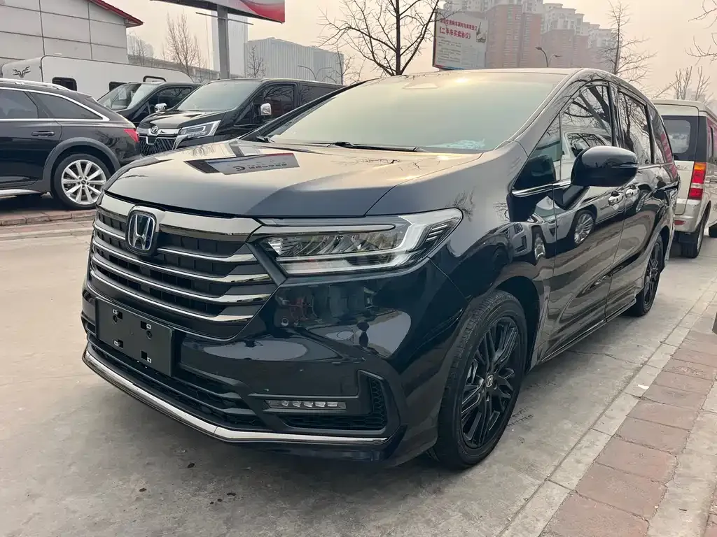 Honda Odyssey — фото 1