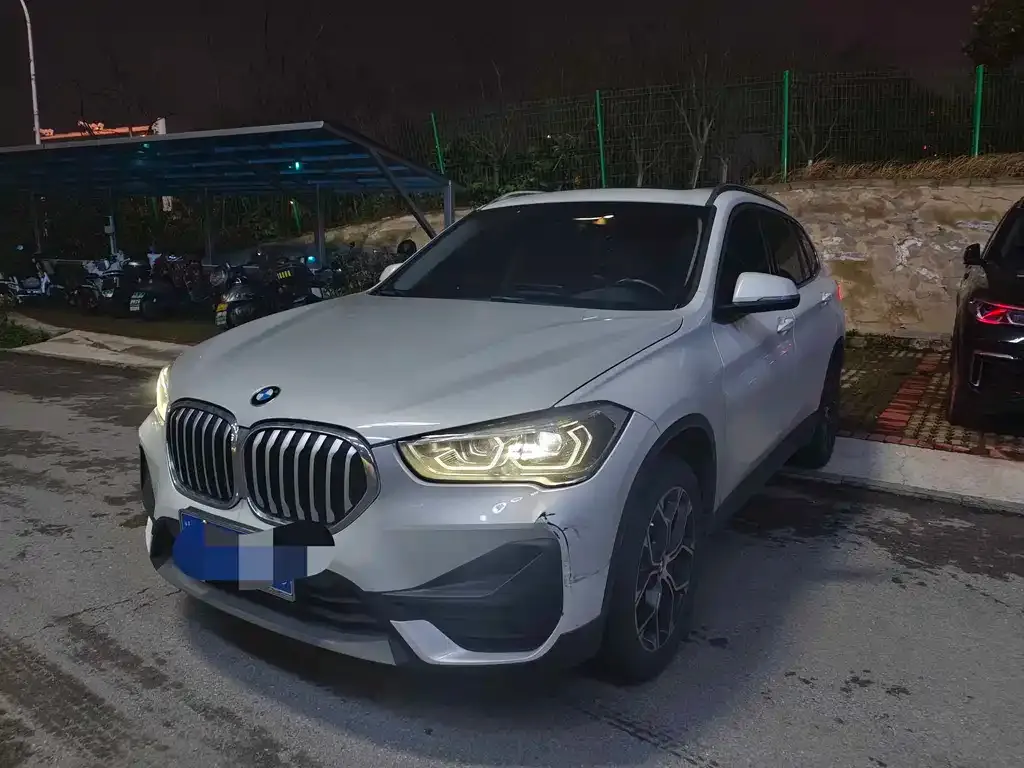 BMW X1 — фото 1