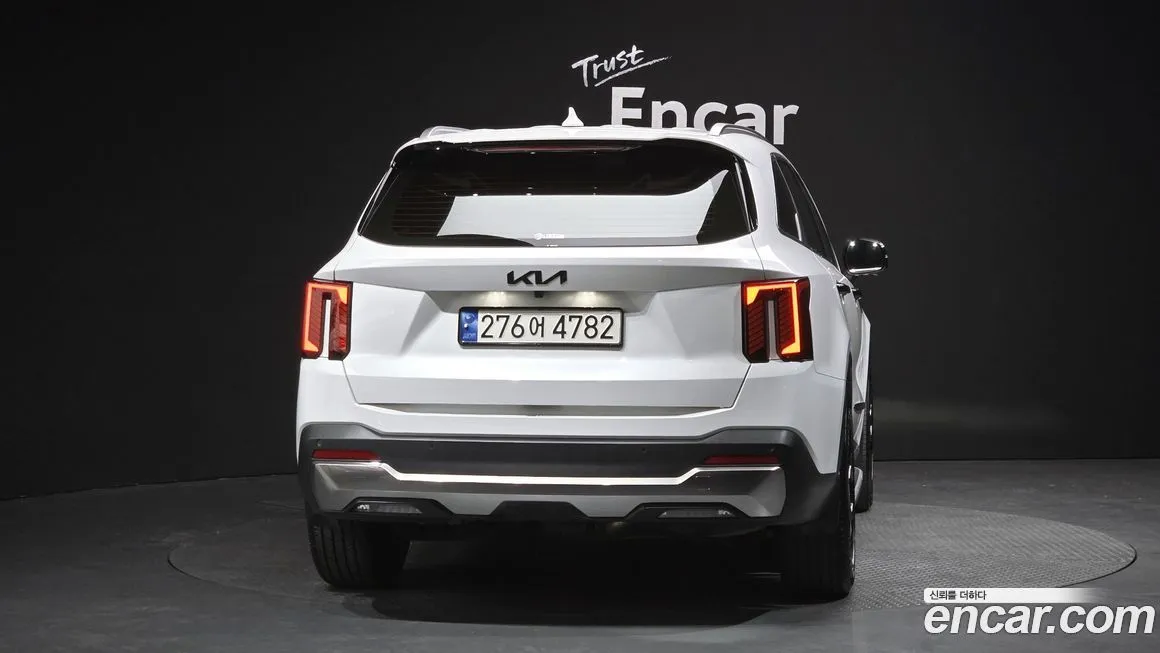 Kia Sorento — фото 8