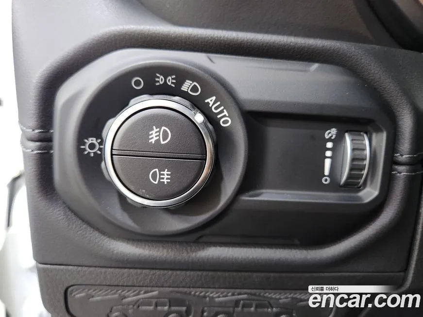 Jeep Wrangler 2024 из KR, фото 7