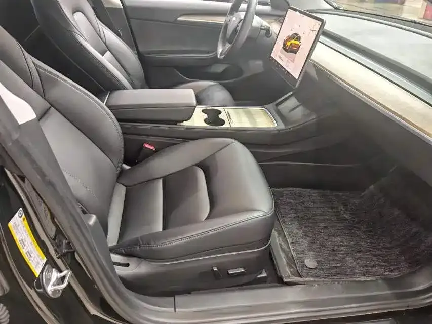 Tesla Model 3 — фото 4
