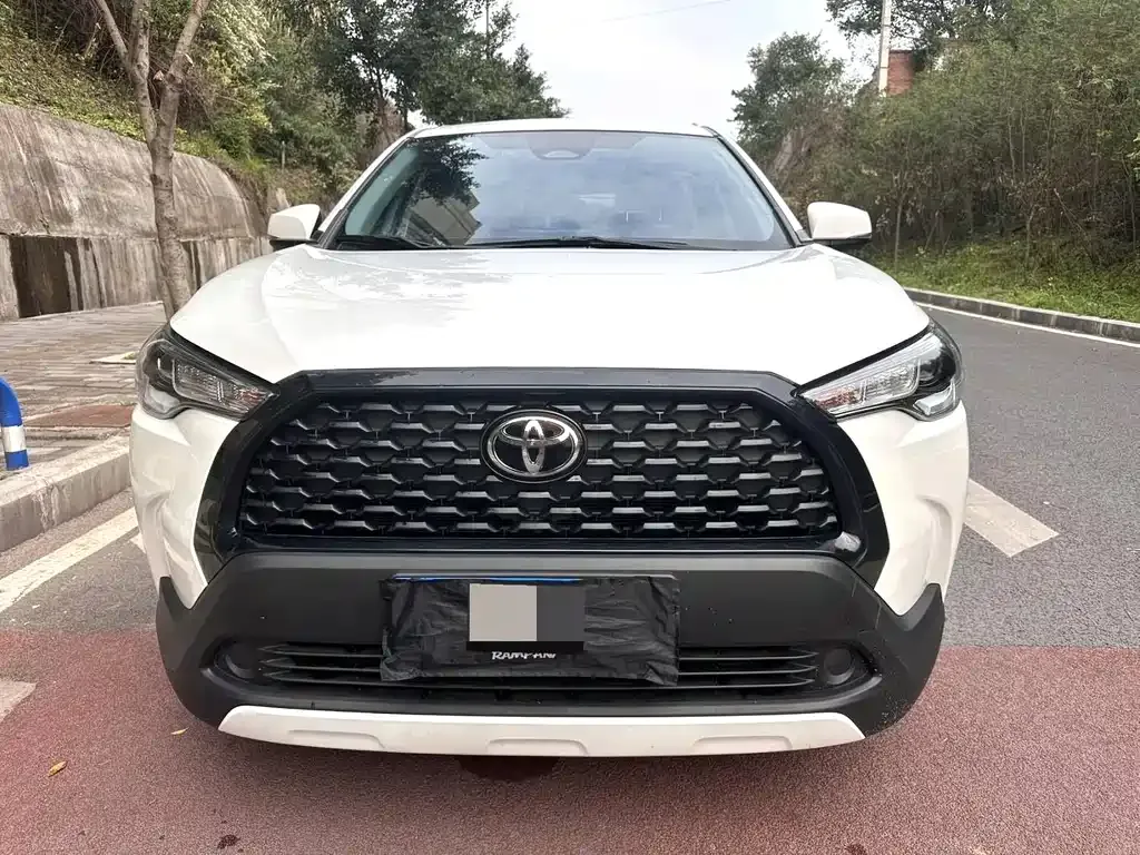 Toyota Corolla Cross 2023 из CN, фото 9