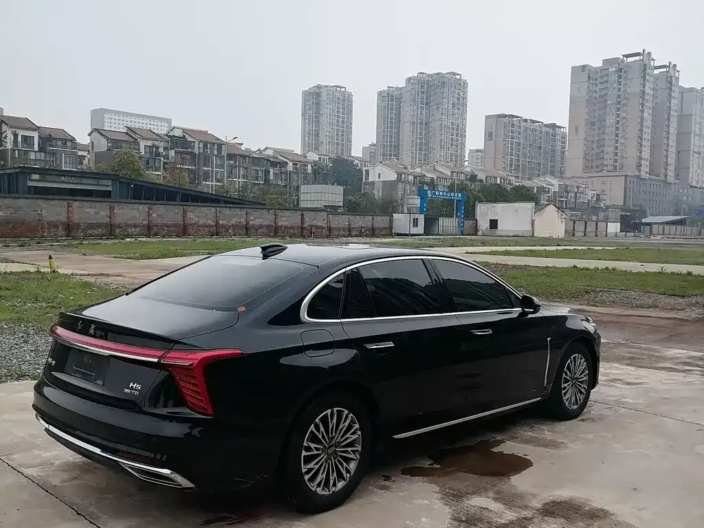 Hongqi H5 — фото 3