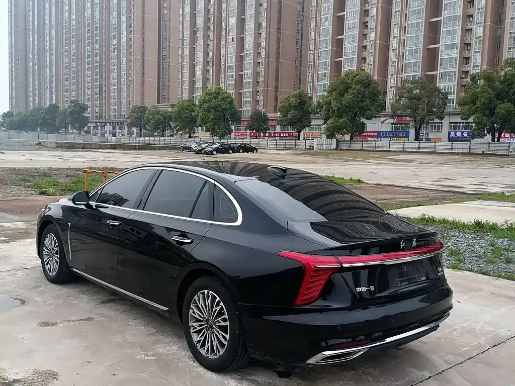 Hongqi H5 — фото 8