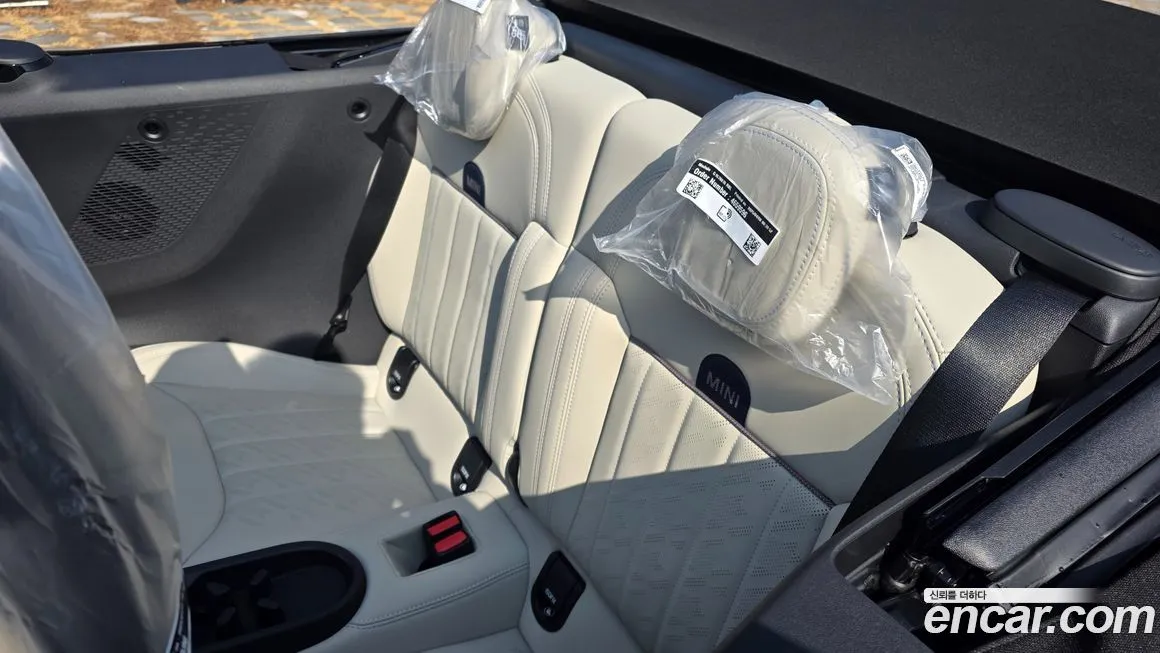 Mini Cooper Convertible 2025 из KR, фото 4