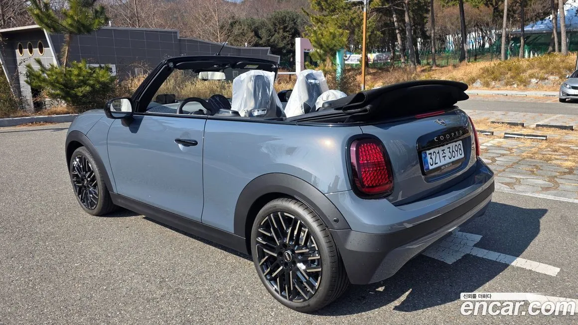 Mini Cooper Convertible 2025 из KR, фото 7