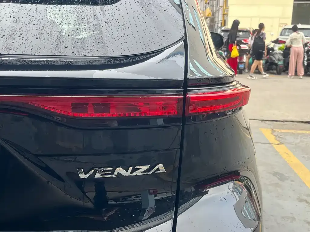 Toyota Venza — фото 2