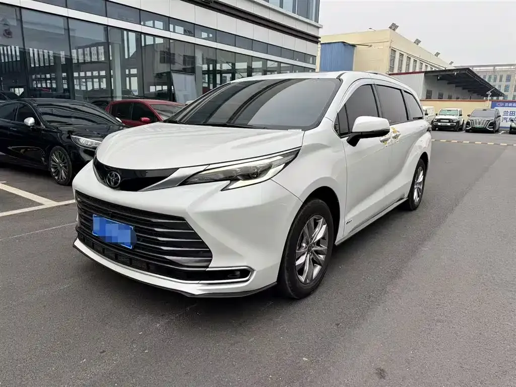 Toyota Sienna 2025 из CN, фото 1