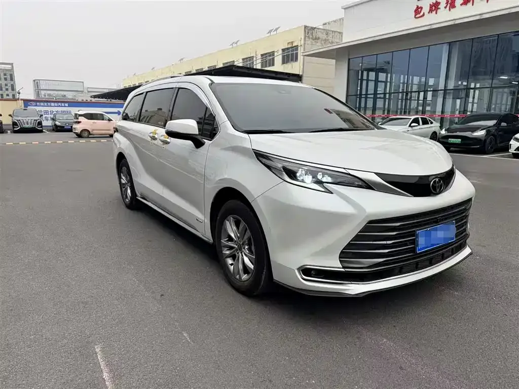 Toyota Sienna 2025 из CN, фото 8