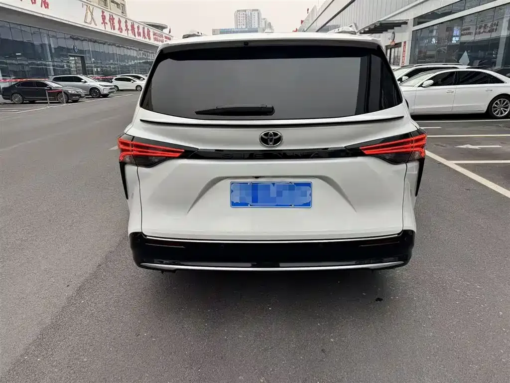 Toyota Sienna 2025 из CN, фото 5