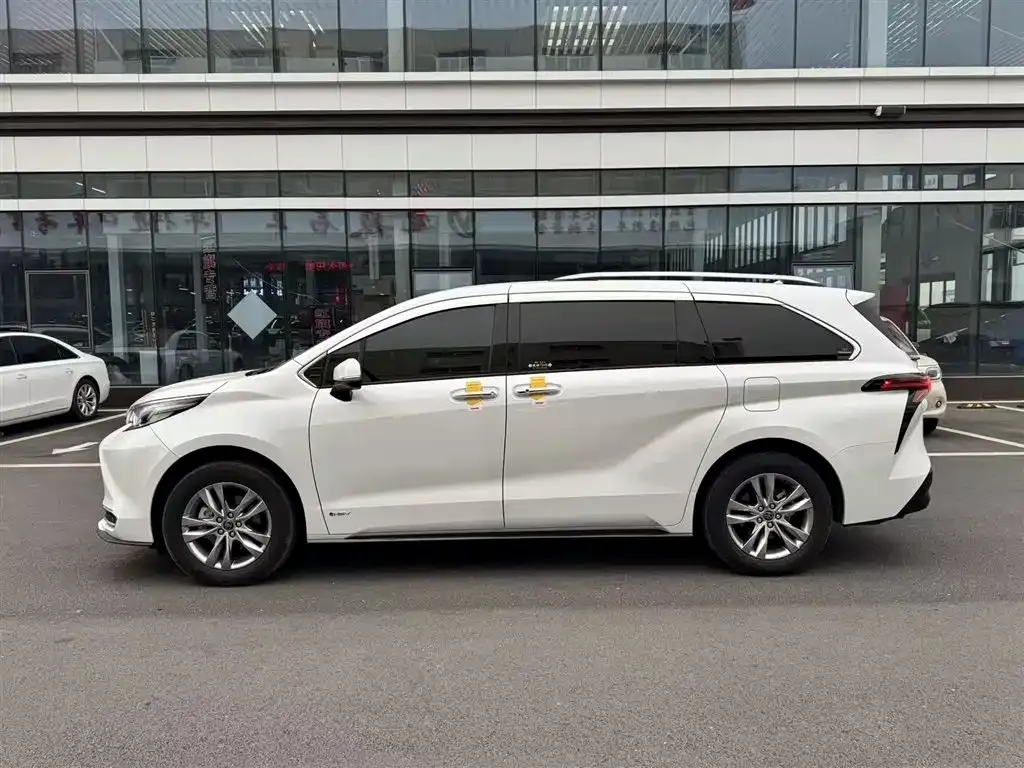 Toyota Sienna 2025 из CN, фото 6