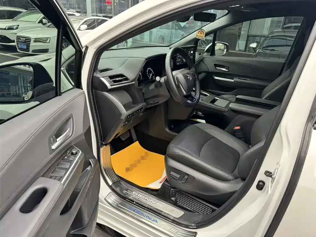 Toyota Sienna 2025 из CN, фото 10