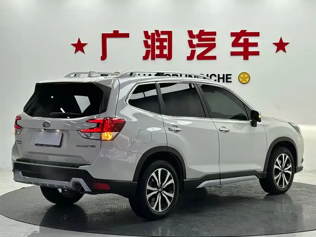 Subaru Forester — фото 7