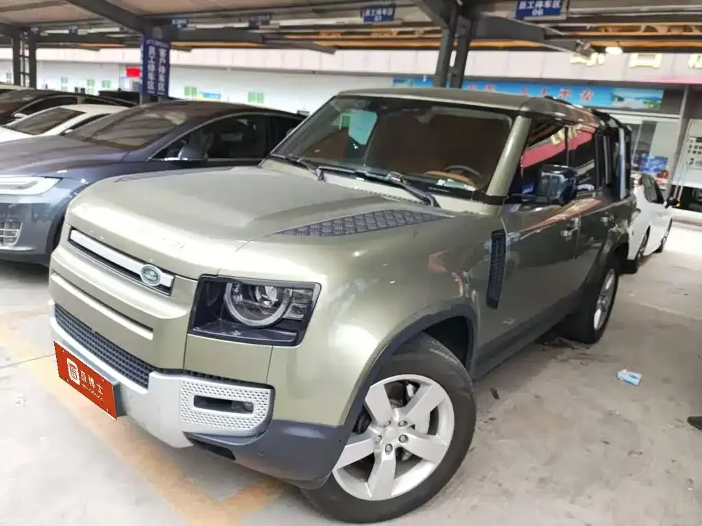 Land Rover Defender — фото 1