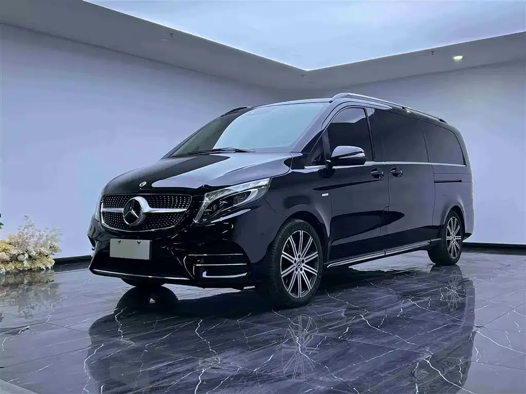 Mercedes-Benz V-Class — фото 1