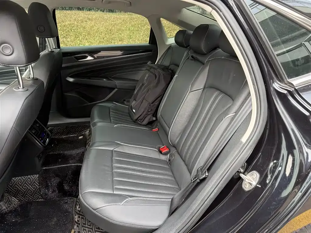 Volkswagen Passat — фото 6