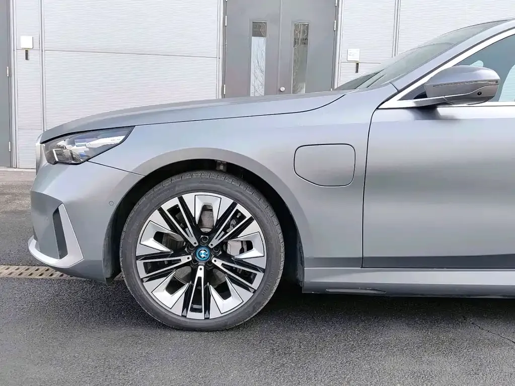 BMW i5 2025 из CN, фото 4