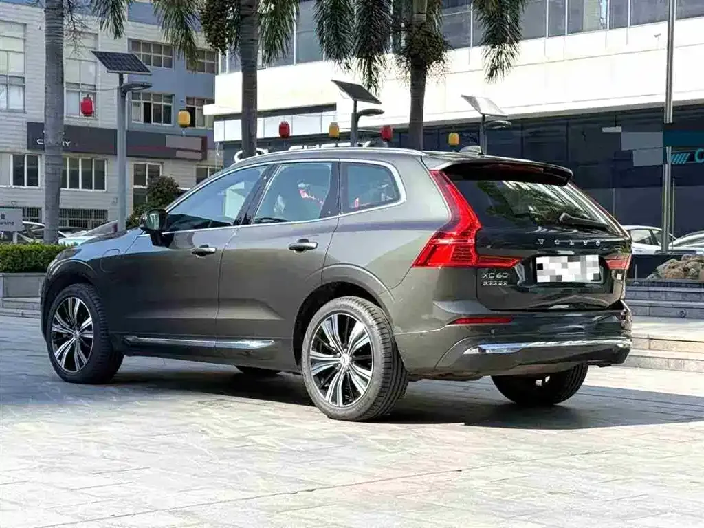 Volvo XC60 PHEV — фото 2