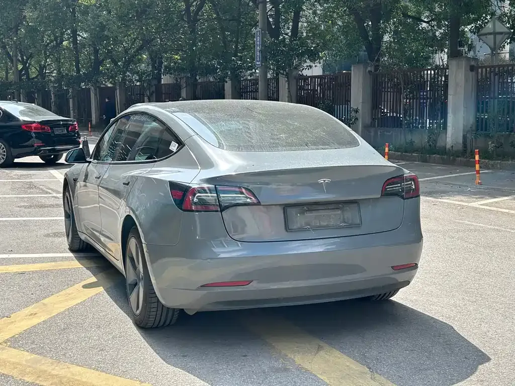 Tesla Model 3 — фото 4