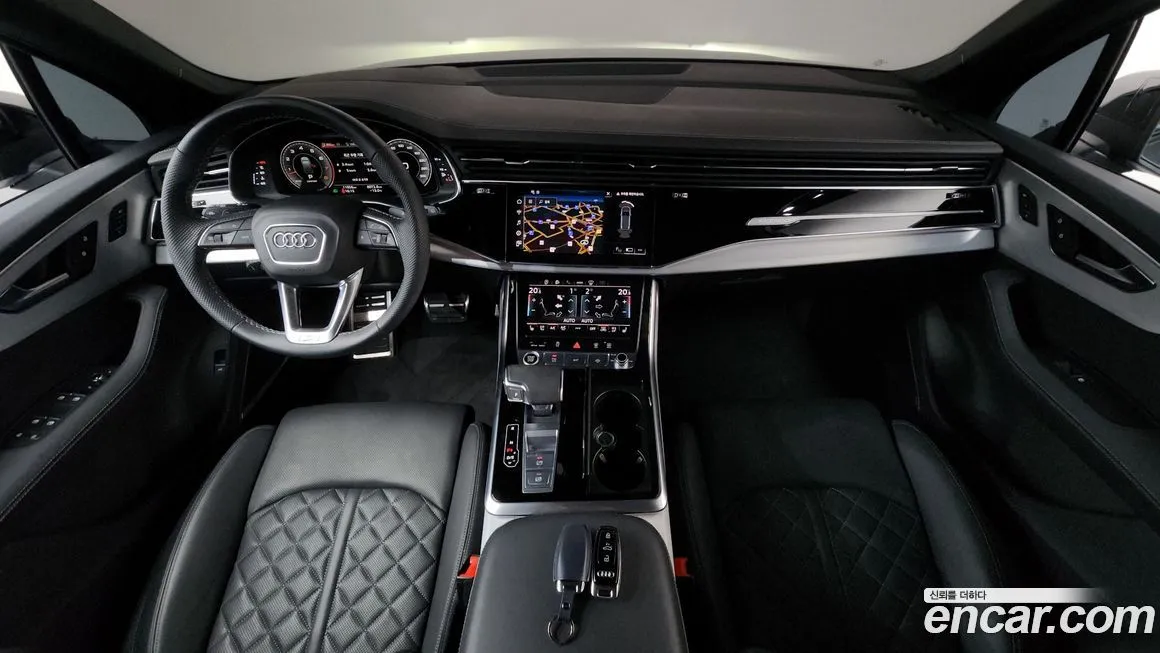 Audi Q7 — фото 10
