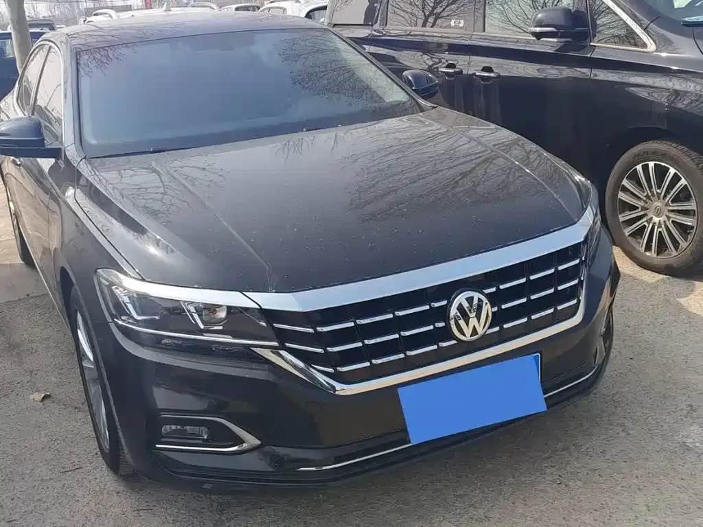 Volkswagen Passat — фото 1