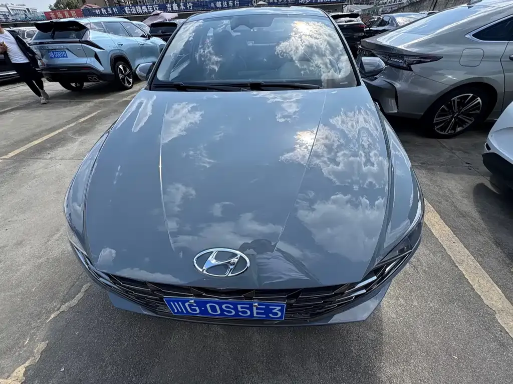 Hyundai Elantra — фото 8